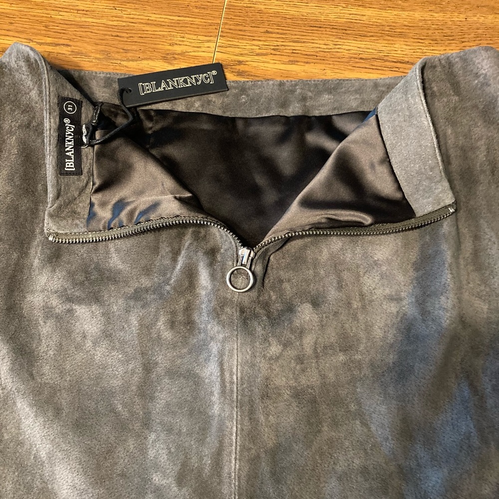 Blank NYC Suede Skirt. - Picture 8 of 11